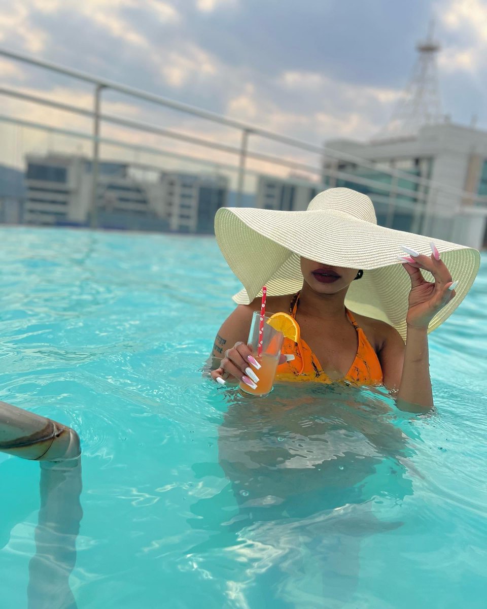 Ksheebah1's tweet image. Theres no happy ending untill you choose to save yourself. 

Self love is the chapter I’ve always wanted to write ❤️

#KANSELEWO 🔥 #9thDecember #KampalaSerena