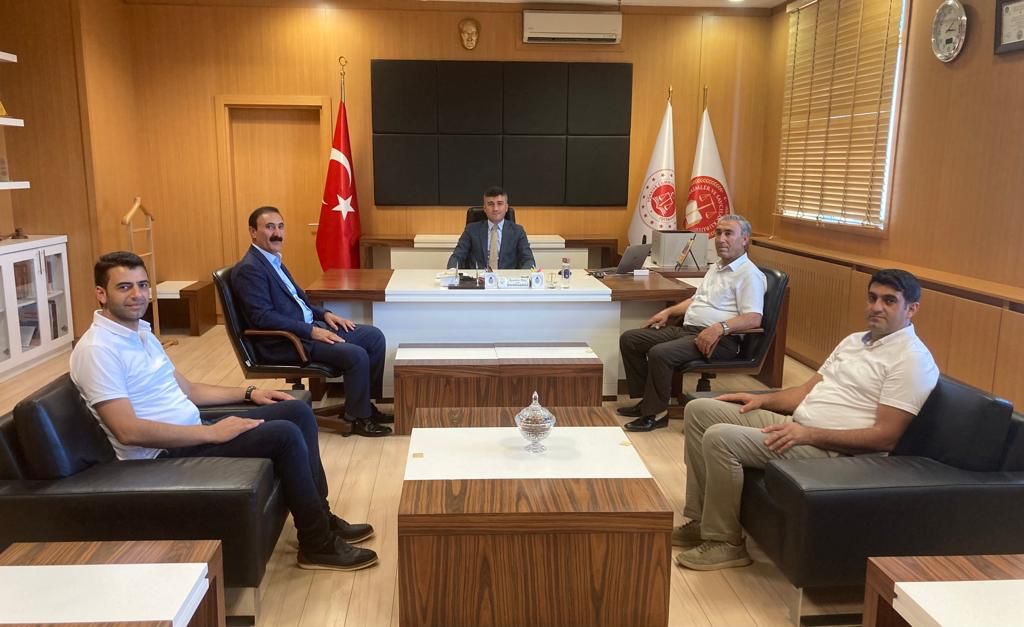 vanticborsa's tweet photo. Yönetim Kurulu Başkanımız Nayif Süer, Meclis Başkanımız Muzaffer Bilen ve Yönetim Kurulu Üyemiz Savaş Bayram, Van Adalet Komisyonu Başkanı Sn: Eyüphan Kılıç’a hayırlı olsun ziyaretinde bulundu.

@Nayifsuer 
@Muzafferbilennn 
@SAVASBAYRAM65 https://t.co/mKXVRZEJuO