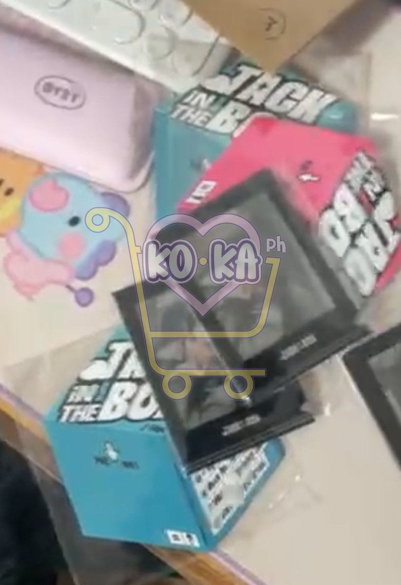 Arrived in KR Add:
𓏔 BTS J-Hope Jack In The Box Albums
𓏔 BTS Lyrics Inside
𓏔 BTS Jungkook Memo 2018 BR
𓏔 SVT Carat Bong
𓏔 NewJeans 1st EP ‘New Jeans’ Weverse Albums ver.

#KOKA_Updates