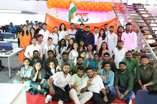 KnowledgeLens's tweet photo. We all are so different, but there is one thing that unites us, and that is independence. We should honor it and never forget how hard we fought to achieve it. Here is how we marked India's 75th Independence Day with events that symbolized freedom on this special occasion. https://t.co/L0SUG3KpbX