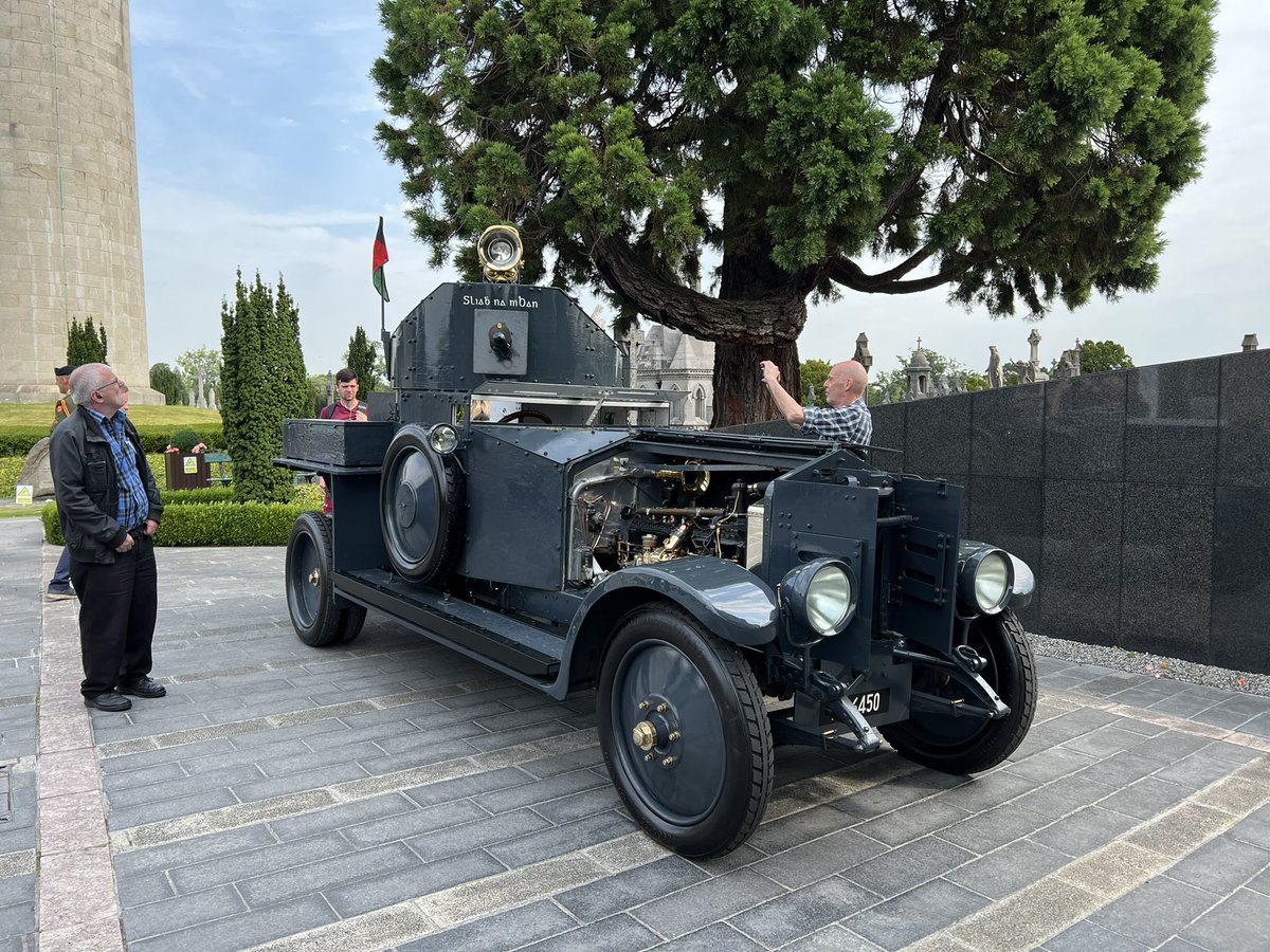 Danielcarey1600's tweet photo. Good to see the Sliabh na mBan out in Glasnevin Cemetery once again for the #CollinsGriffith100 commemoration! A fine piece of engineering! @ColGrifSociety @ExpGlasnevin https://t.co/FiZAUCJ8J2