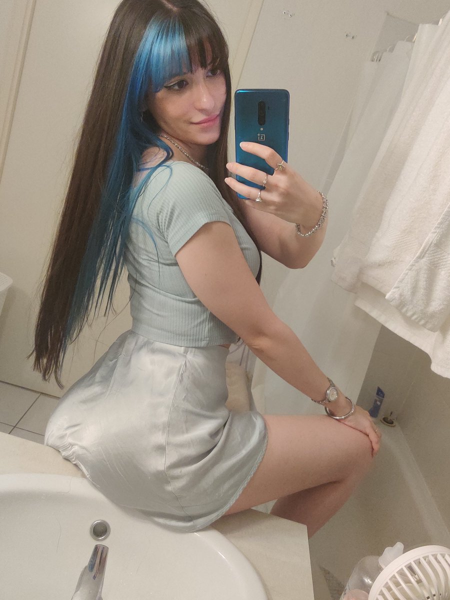 Join my discord server https://t.co/Mw5wI0N8fd 💙 https://t.co/u4SHlZTJHN