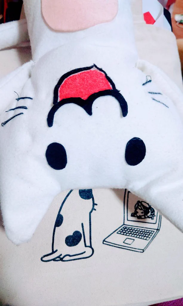 @hatenabutyo 猫様うちにいますよ！
このバッグ昨日頂きました！☺️ 