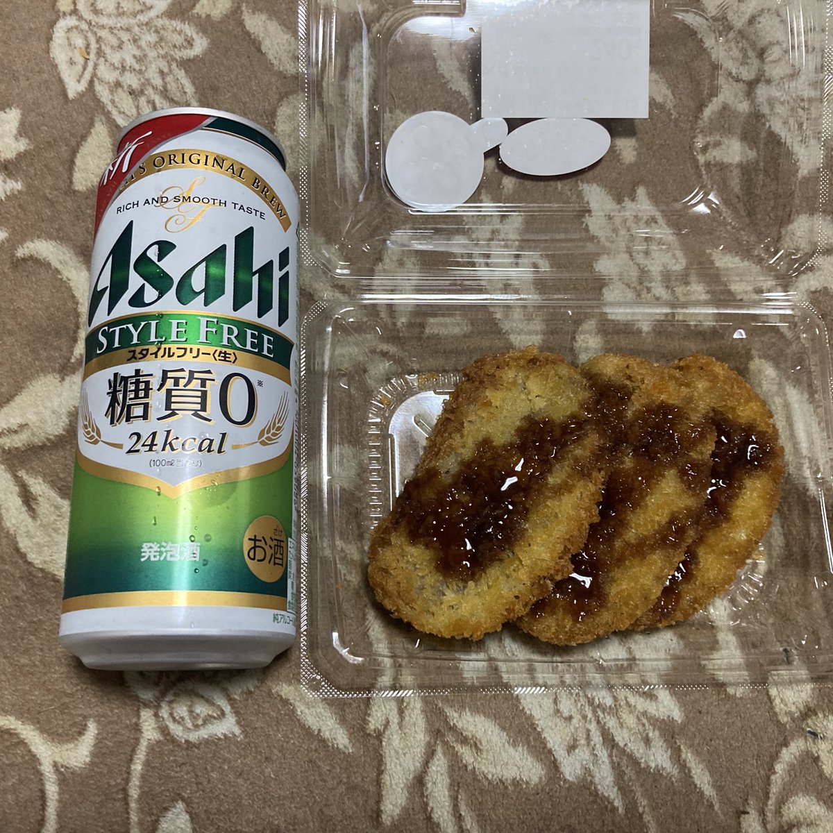 rumble_style's tweet photo. 良いか静岡へ来る旅の衆よ、静岡で最もソウルフルな組み合わせは���れだ！
インスタ映えなんて気にしないでキめてみな、飛ぶぞ？
（フライは揚げたてにソースドバドバが好ましい） https://t.co/4bOdqfgBiq