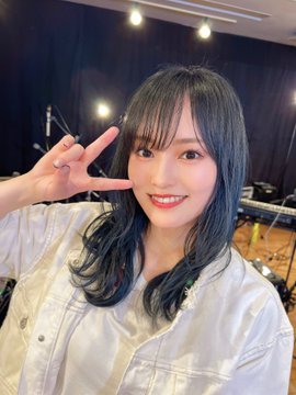 山本彩 ぱっつん前髪 青髪のイメチェンショットに反響 若さと可愛さ増してる さや姉可愛いすぎ All About News