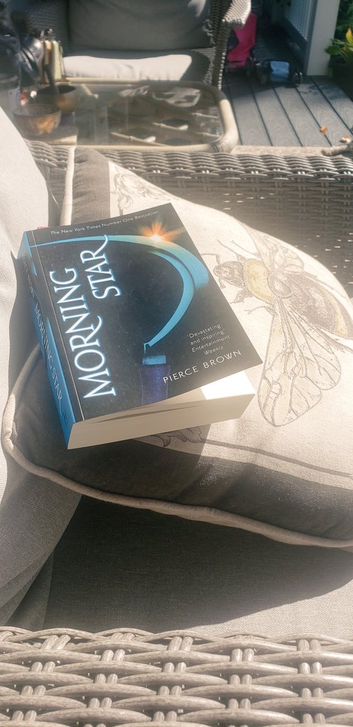 dreathebookworm's tweet photo. Next up, book 3!! Morning Star by Pierce Brown #book https://t.co/hDa1fzT5a5