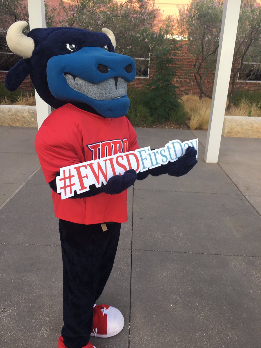 FortWorthISD's tweet photo. #FWISDfirstDAY at TCC South Collegiate! https://t.co/7iwVinvHdZ