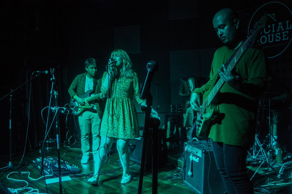 OCRecordsPH's tweet photo. It's been a while since @TheBotflies was up on stage in front of the Odd ones. What a nostalgic performance at the #OddCreaturesNight ππΌ
#BitaAndTheBotflies #OCRecords
πΈ @iarygabrielle https://t.co/BqTWhXnUGV