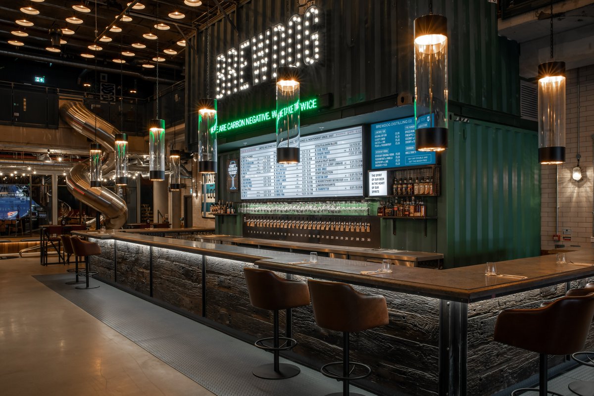 southbanklondon's tweet photo. First glimpse of the new @BrewdogWaterloo opening this Thursday. ๐
Two stunning floors of beer-drinking heaven, complete with ping pong, duckpin bowling, coworking space, cocktail hideaway, a slide (yes, a slide) and a whopping 60 taps of craft beer!
#prayfordelay https://t.co/c03BP0blkQ