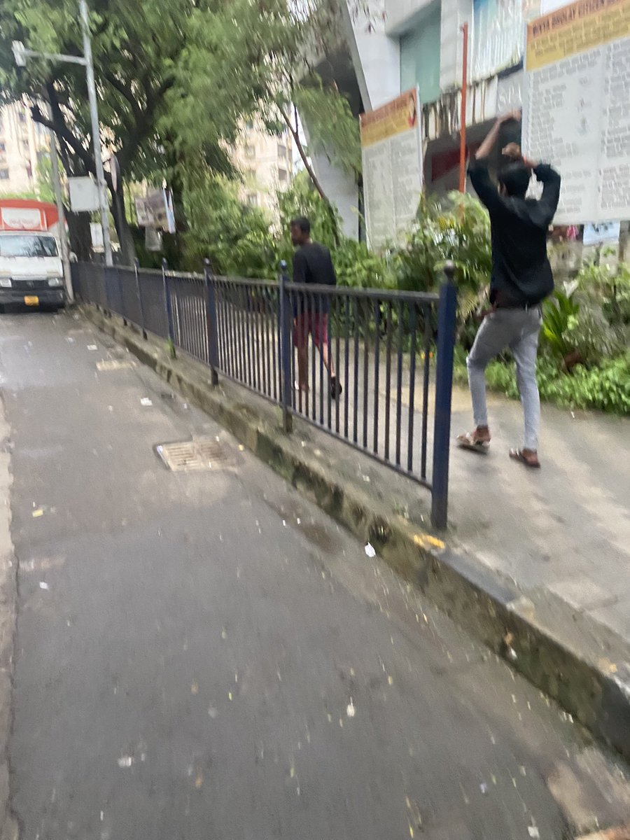 SandeepYadav__'s tweet photo. Dear @MumbaiPolice @CPMumbaiPolice 
Have attached 2 pictures of persons selling drugs openly in #versova when asked they said they know politicians as soon as I told them I’ll dial police they ran away. Pl take immediate action 

They were standing near kabra versova please zoom https://t.co/VOb1i54WVp