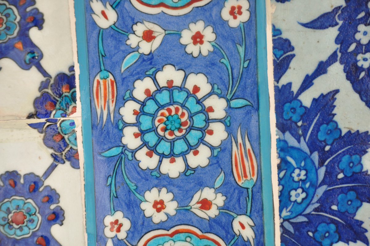 ADuaras's tweet photo. In #Istanbul, the other tulip nation; a week of cultural research on the tulip in Turksch Culture.
#tillytulp, #99tulips #ninetyninetulips #tulips #tulipart #tulipentrepeneur #dutchculture #lale https://t.co/jGBElmgBbw