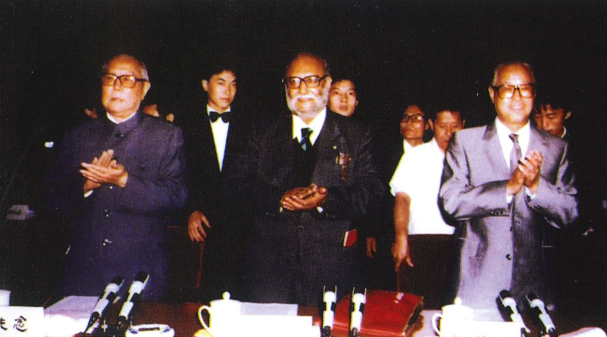 #TWASHistory - In this 1987 photo: TWAS Founder #AbdusSalam, center, opening the Academy's 2nd #TWASGeneralConference in Beijing, China. At left: Li Ziannian, President of the People's Republic of China. At right: Zhao Ziyang, Secretary General of the Central Committee of the CPC