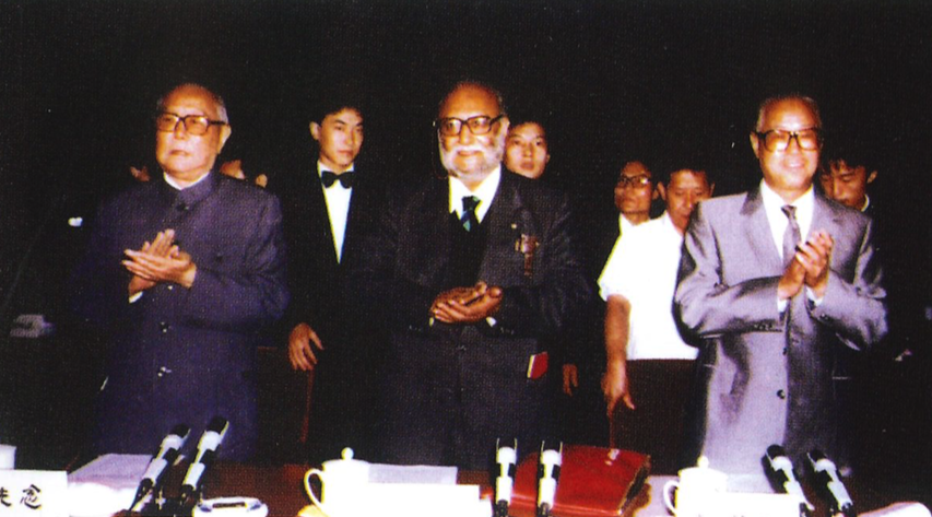 TWASnews's tweet photo. #TWASHistory - In this 1987 photo: TWAS Founder #AbdusSalam, center, opening the Academy's 2nd #TWASGeneralConference in Beijing, China. At left: Li Ziannian, President of the People's Republic of China. At right: Zhao Ziyang, Secretary General of the Central Committee of the CPC https://t.co/TBgxjQpdUg