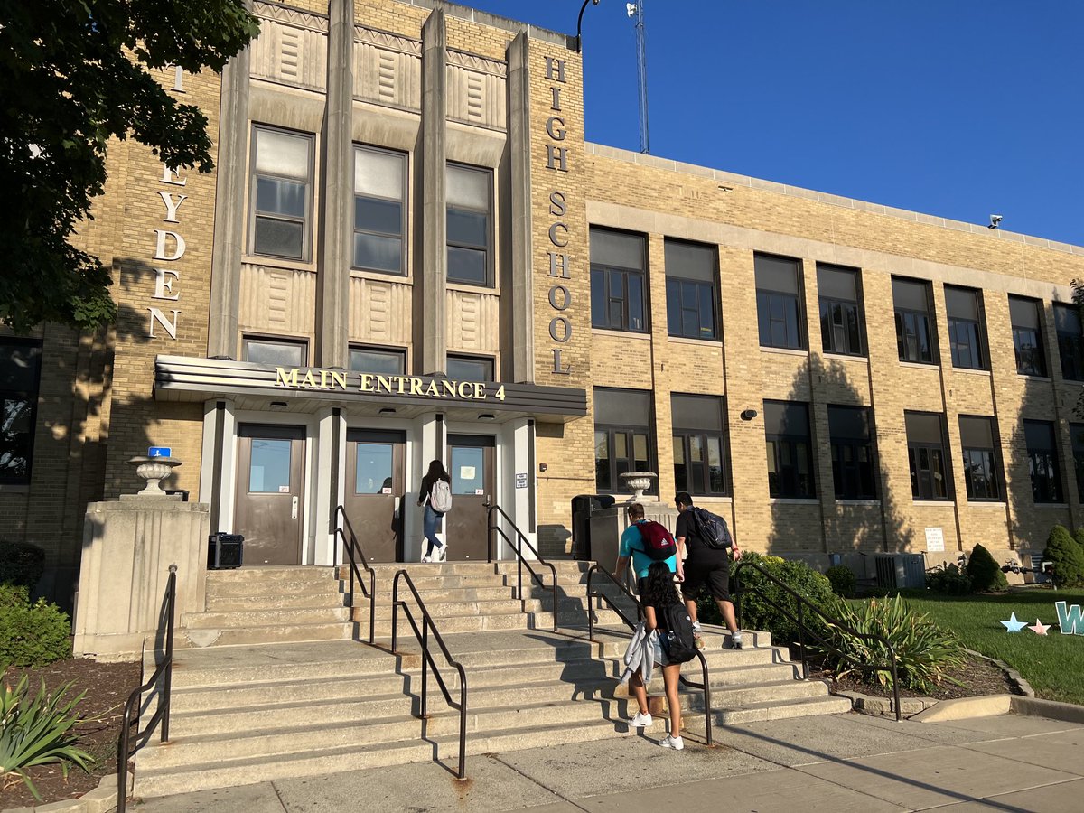 Leyden High Schools District 212 tweet media