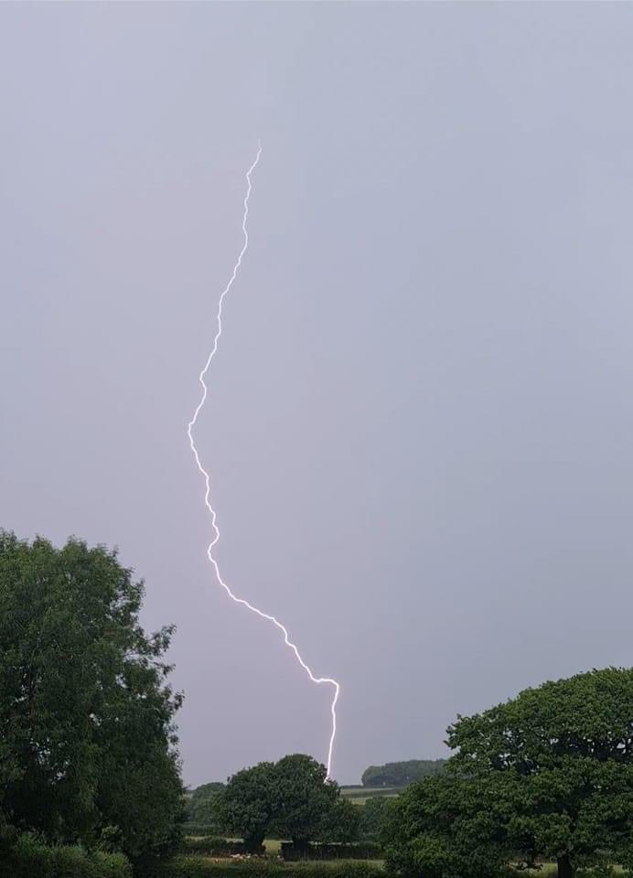 Adrian_Parsons_'s tweet image. #forked #lightning looking towards Lewannick