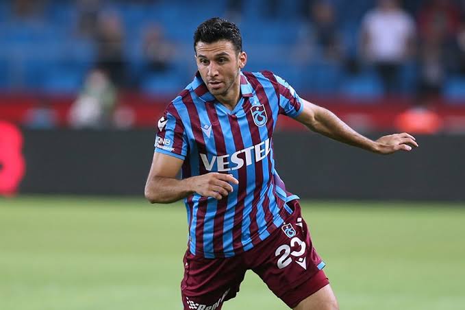 GoalRadarapp's tweet photo. 🔴🔵Trabzonspor, İsmail Köybaşı'nın sözleşmesinin karşılıklı anlaşarak fesh edildiğini açıkladı.

💰Trabzonspor, oyuncuya sözleşme fesih tazminatı olarak 2 milyon 350 bin TL'yi 10 taksitle ödeyecek https://t.co/GcfJU3igNk