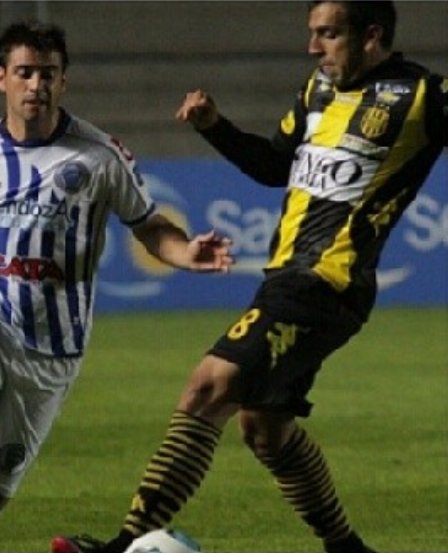 34) Carlos Recalde
El volante estuvo en Argentinos durante 2008-2009 y 2010, donde jugó 22 partidos y anotó 3 goles. En Olimpo disputó 8 encuentros, marcó 2 goles y obtuvo el ascenso a Primera División en 2013.