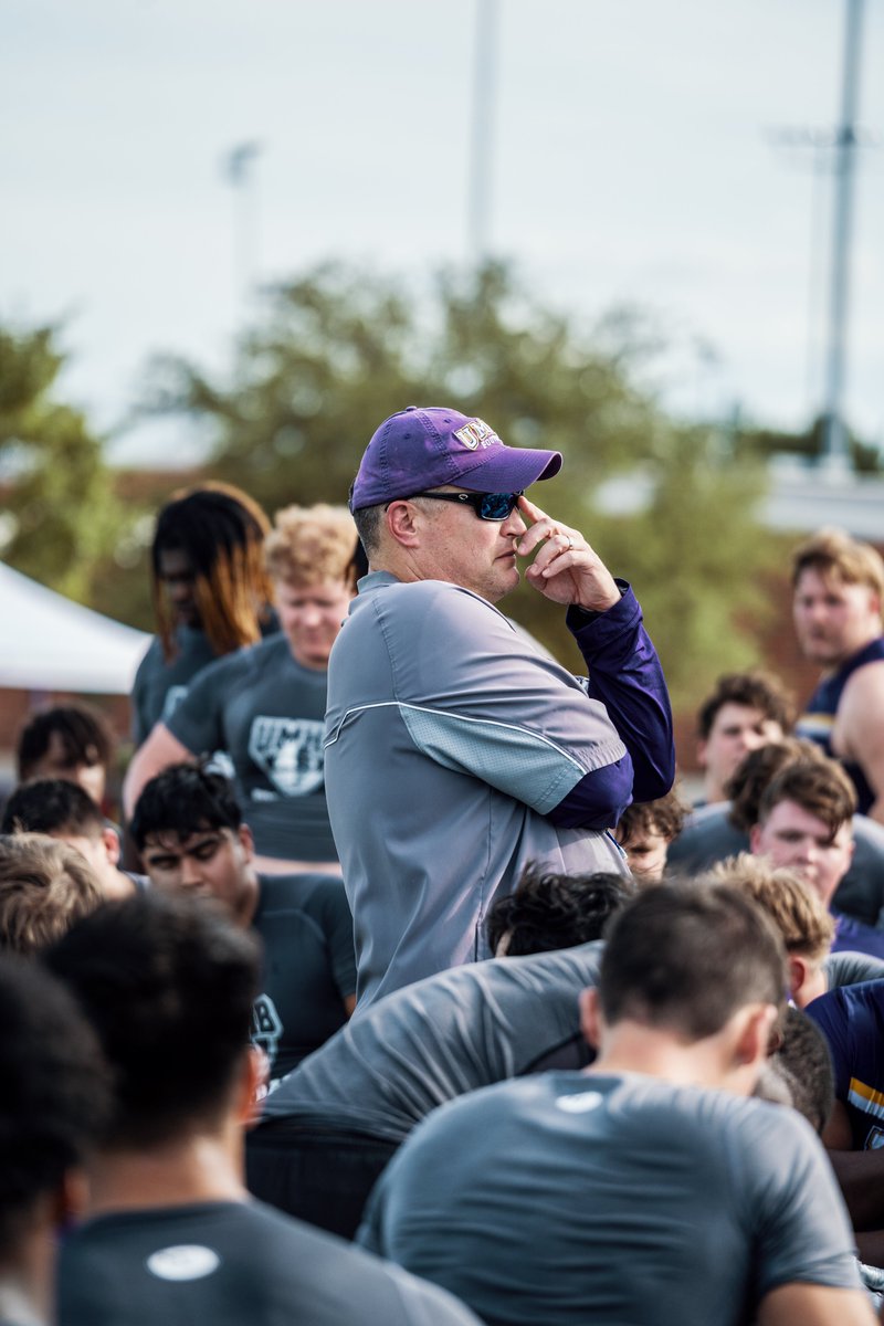 CruFootball's tweet photo. B O O T // C A M P 

#gocru #stac22 https://t.co/wrBD2MxYbQ