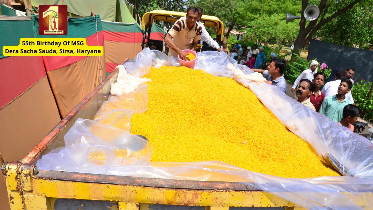DSSNewsUpdates's tweet photo. The divine aroma of Saint Dr. @Gurmeetramrahim Singh Ji Insan’s blessings accelerated the celebrations of Incarnation Day today.🎉
Excitement among devotees knows no bounds as everyone celebrated the special day while participating in different welfare works! #55thIncarnationDay https://t.co/rVlS3O97Ic