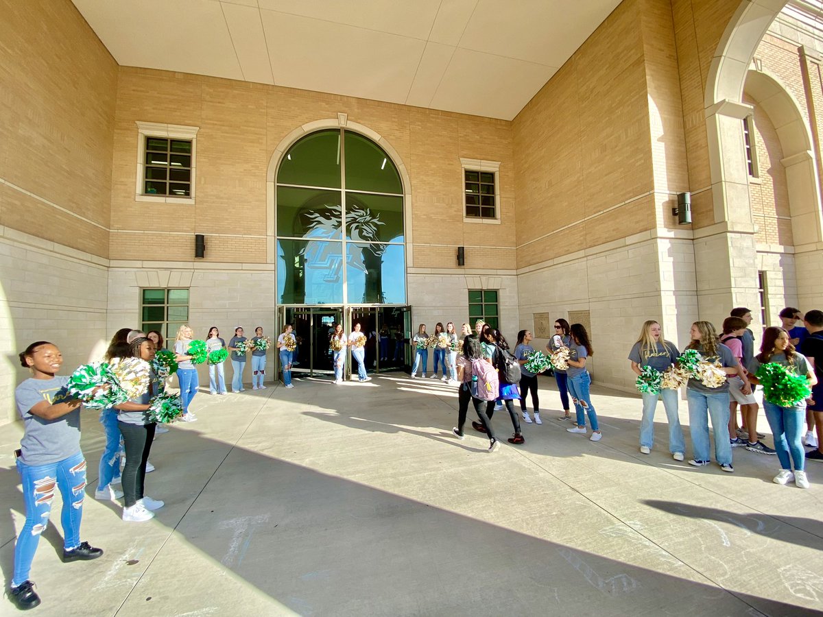 <a href="/LTHS_Cheer/">Lebanon Trail Cheer</a> <a href="/LTEmeraldElite/">LTHS Emerald Elite</a> and @LTBStuCo welcoming our <a href="/LebanonTrailHS/">Lebanon Trail</a> students into the building this morning! We have the best kids ever 🤩💚🐎 #cuLTure #LTBettertogether <a href="/DrJakeDuce/">Jake Duce</a> <a href="/ginn_allison/">Allison Ginn</a> <a href="/LindsRadford/">Lindsey Radford</a> <a href="/JustinWieller/">Justin Wieller</a> <a href="/EliseN_Marshall/">Elise Marshall</a>