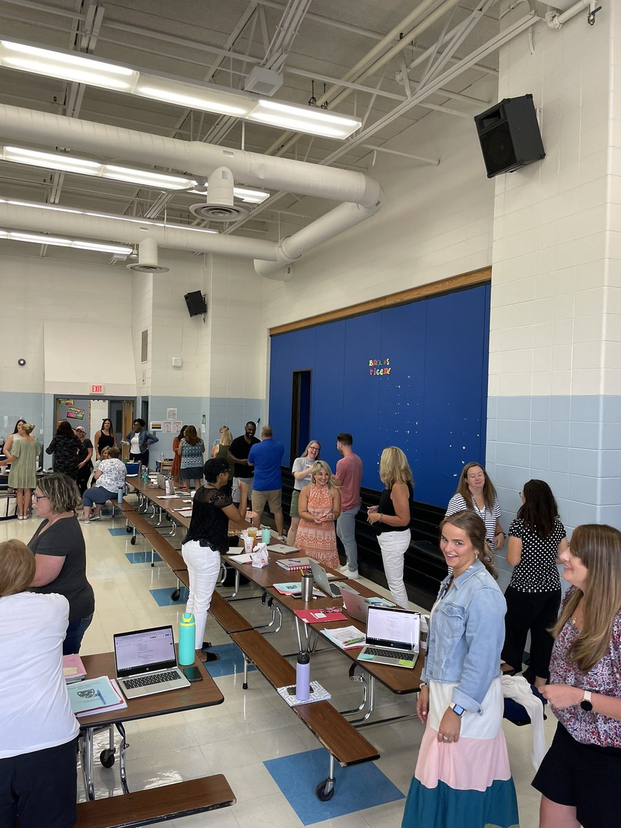 brookstigers's tweet image. 2nd Annual @brookstigers Staff Ultimate Rock, Paper, Scissors tournament!  Energy was high as we begin the 2022-23 school year!