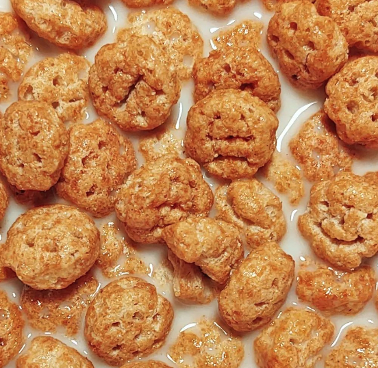 Up close and personal with 4g of fiber and 22g of whole grain 🤩

📸: @chriscerealcrusader