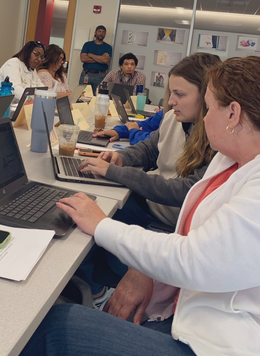 InnesCLC's tweet photo. 7th grade teachers building the Academy of Explorers! #innespride #effectiveteam #jaguarnation🐾 #7thgrade #trailblazersTOexplorers https://t.co/xgemn12OsS
