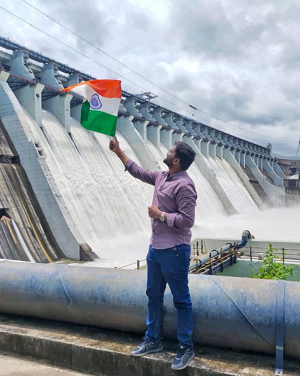 saral_patel's tweet photo. आज़ादी!🇮🇳
स्वातंत्र्य पर्व की सुभकामनाये।
#aazadikaamritmahotsav
#IndependenceDay #tricolor
#nationalflag #sou #narmadadam #LifeAtSoU https://t.co/siySycdOBO