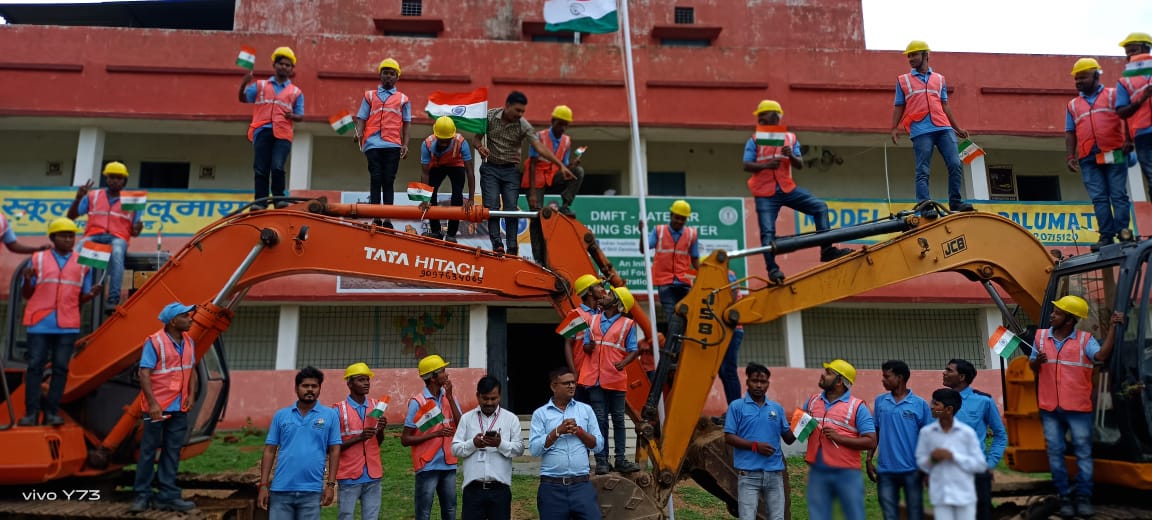 IISDGurgaon's tweet photo. The Heavy Equipment Operators take life risks to contribute to the development of the country. Many of them have sacrificed their life. In the 75th year of Independence, these HEROs (Heavy Equipment Resourceful Operators) deserve due respect for the development of the country. https://t.co/P1CofmuVvL
