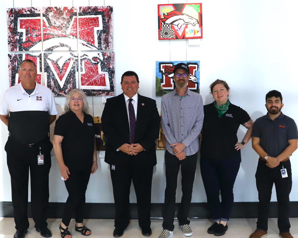 MustangSchools's tweet photo. #CommunityPartnerSpotlight - MPS partners with OG&E on a variety of endeavors, but last week, they set up a booth and handed out freebies to MPS staff at the 2022-23 Kick-Off! We appreciate our partnership! #WeAreConnected https://t.co/vBrlTNVAyJ