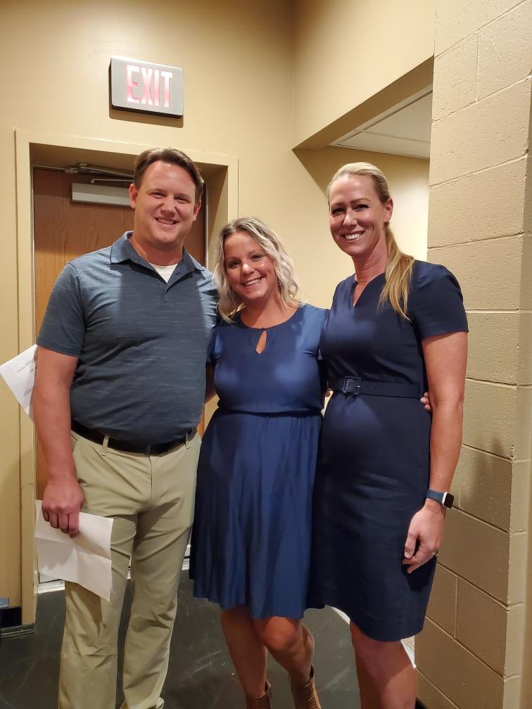 LindseyGregg11's tweet photo. Opening day @talawanda with a fantastic team and amazing teachers and staff! #educateandprepare https://t.co/c4KqqPP3jZ