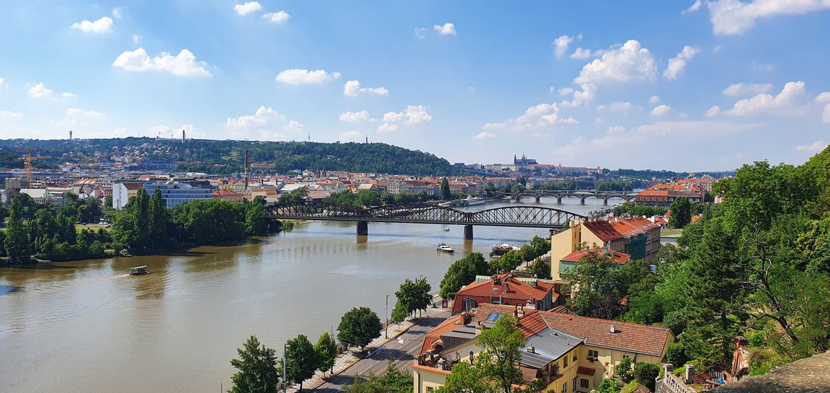 itexo's tweet photo. Fotos de Praga desde el río Danubio https://t.co/F0oFN4Fnwf