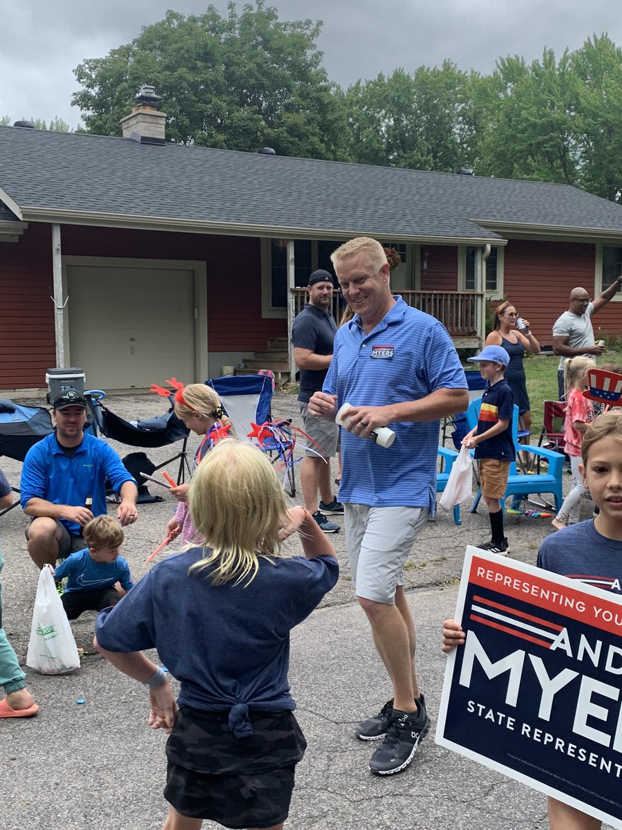 MyersVote's tweet photo. Couldn’t be more thankful for such a great weekend in Long Lake and Mound. Corn Days and Dog Days We are always accessible, listening and willing to work together for Minnesota and Your Backyard.  
#yourbackyard #corndays #dogdays #collaboration #mnleg #45A #conversations. https://t.co/adviPpPuqK