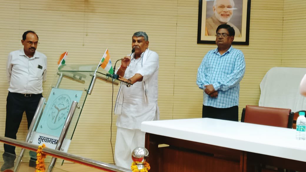 आज आगरा कमिश्नरी में आयोजित ‘आज़ादी का अमृत महोत्सव' कार्यक्रम में मा. केन्द्रीय राज्यमंत्री डॉ. संजीव बालियान जी के साथ सहभागिता कर वीरांगना झलकारी बाई जी की मूर्ति पर माल्यार्पण किया।#MLA_Fatehpursikri 
<a href="/drsanjeevbalyan/">Dr. Sanjeev Balyan</a> <a href="/BJP4India/">BJP</a> <a href="/BJP4UP/">BJP Uttar Pradesh</a>