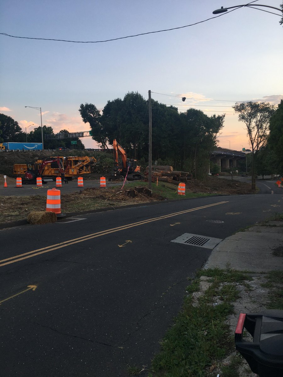CityHall_NA's tweet photo. View from Hendricks Ave in Norwalk before and during the unexpected destruction and chaos from the Norwalk-Westport I-95 project. @GovNedLamont @NedLamont @CTDOTOfficial @HWRilling @StephanieforCT @senatorduff @SenBlumenthal @i95norwest @NorwalkCTDems @Norwalk_CT @TheHourNews https://t.co/W7JFTWpR8P