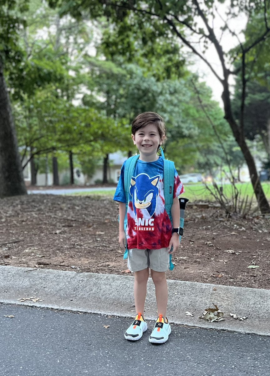 And just like that… the boys are off to school for the 2022-2023 school year 🥹 

Caleb - 6th grade 
Casey - 1st grade