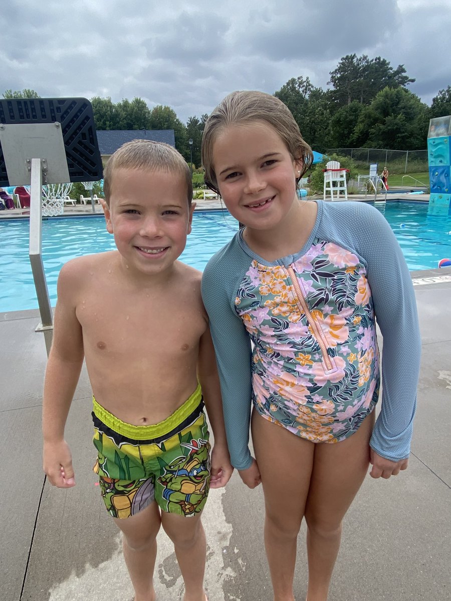AForbort's tweet photo. Excited for another school year ahead but enjoying one final summer getaway with these two first. Stop #1 was Bunker Beach #Family #Dadcation https://t.co/Sjnw0nM2Nz