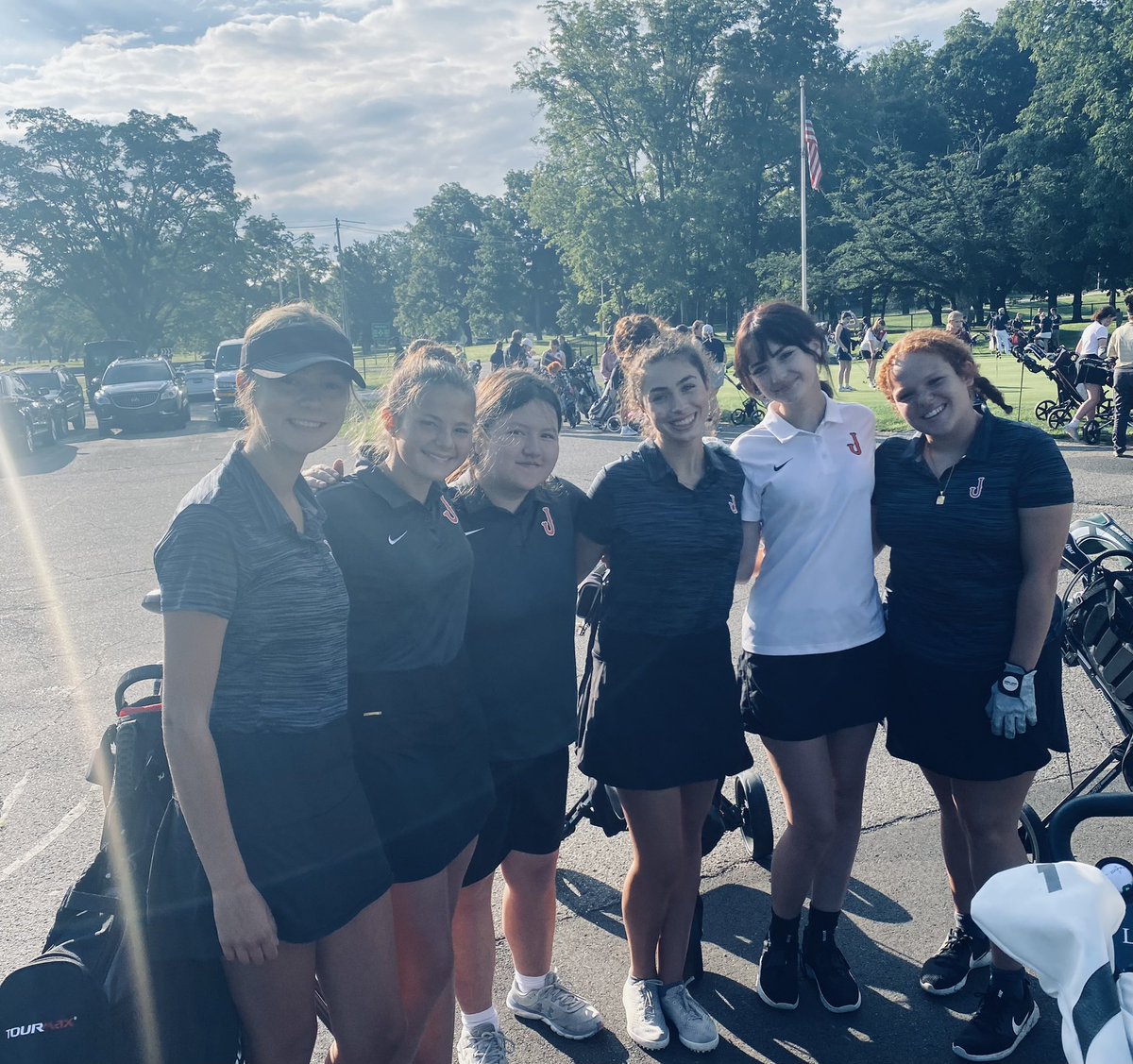 Girls Golf ⛳️ Team begins their 2022 season at Ella Sharp GC - Go Vikings! <a href="/JHSVIKINGS/">#JacksonHighVikings</a> <a href="/jpsvikings/">#JPSVIKINGS</a>