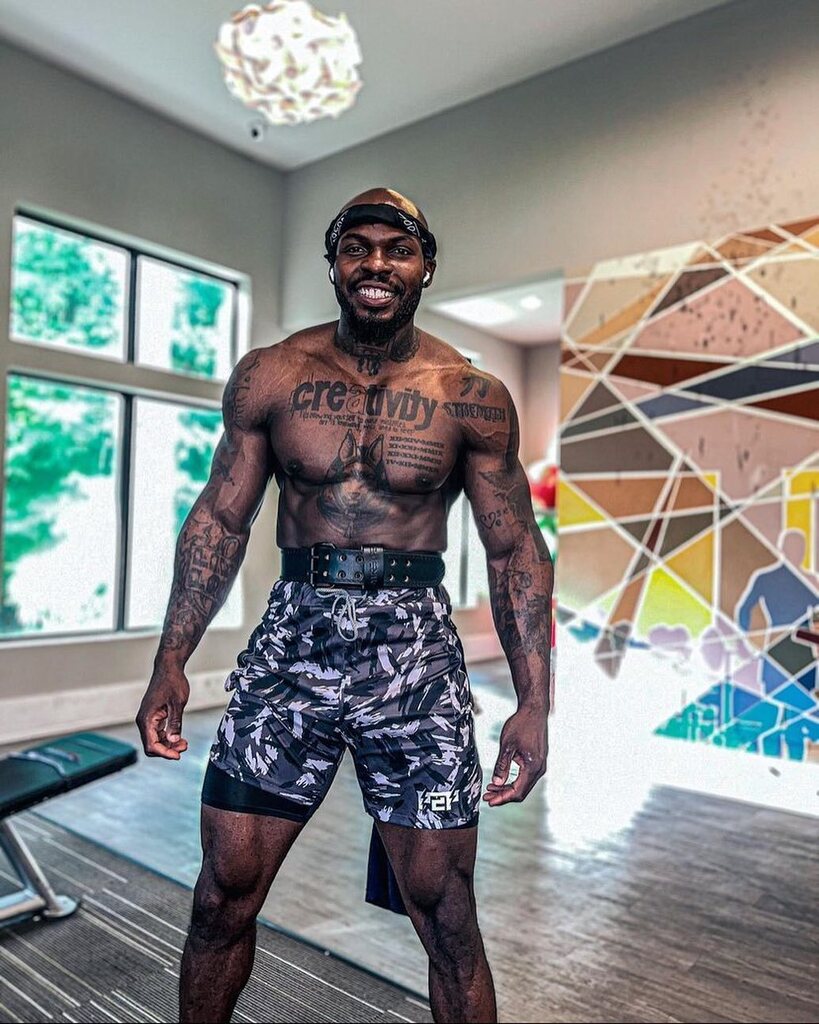 gunznink's tweet photo. Mens Day 👑💯💪🏿! @twonliveloud ! #gunznink #tattoo #ink #fitness #health #itisi #iamhim #mindingmybusiness #blackowned #today #showmewhatyougot #2022 #fyp #twitter #instagram #tiktok #share #repost #tellafriend #beauty #lifestyle #gains #weightcontrol… https://t.co/jlBDPRflkB https://t.co/gGmxm3Bfhk