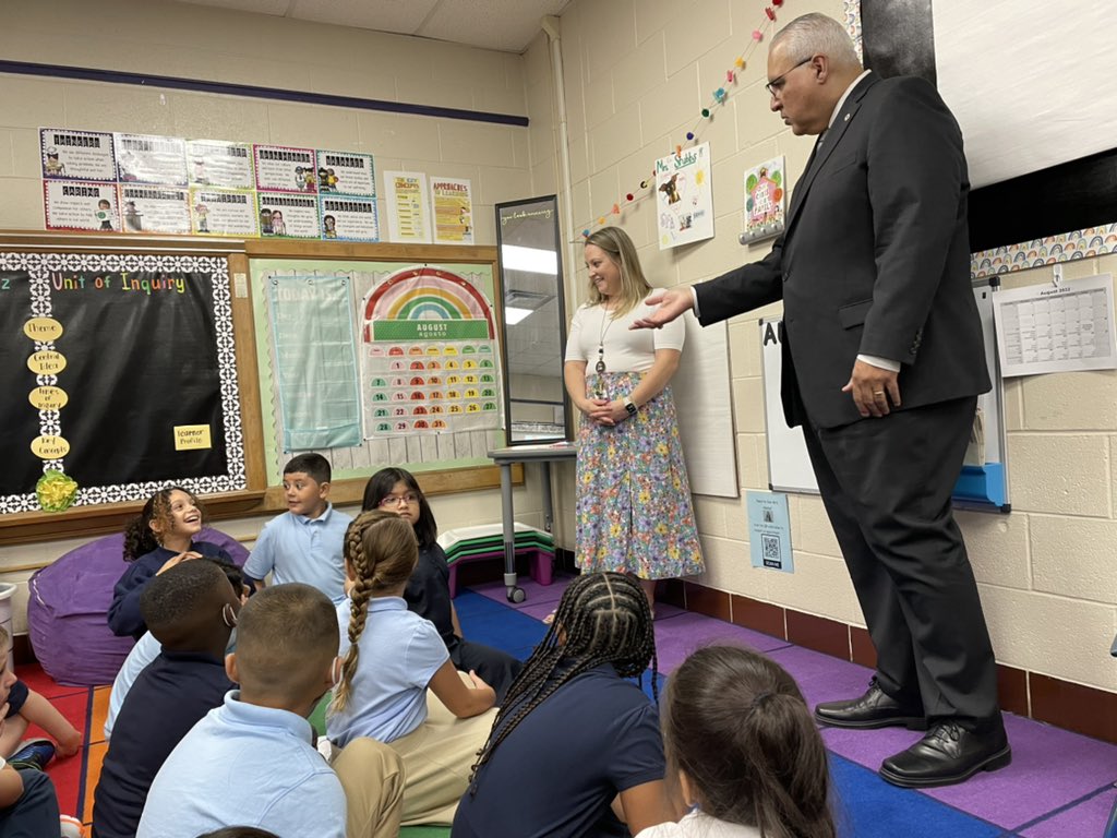ArlingtonISD's tweet photo. Students at Crow Leadership Academy couldn’t wait to give rave reviews to Dr. Marcelo Cavazos on the new playground updates at the school. In fact, they couldn’t wait to start school this year because of it. 🛝 We know these little scholars are going to have a #SuperFirstDay! https://t.co/zK7Rpv9CeK