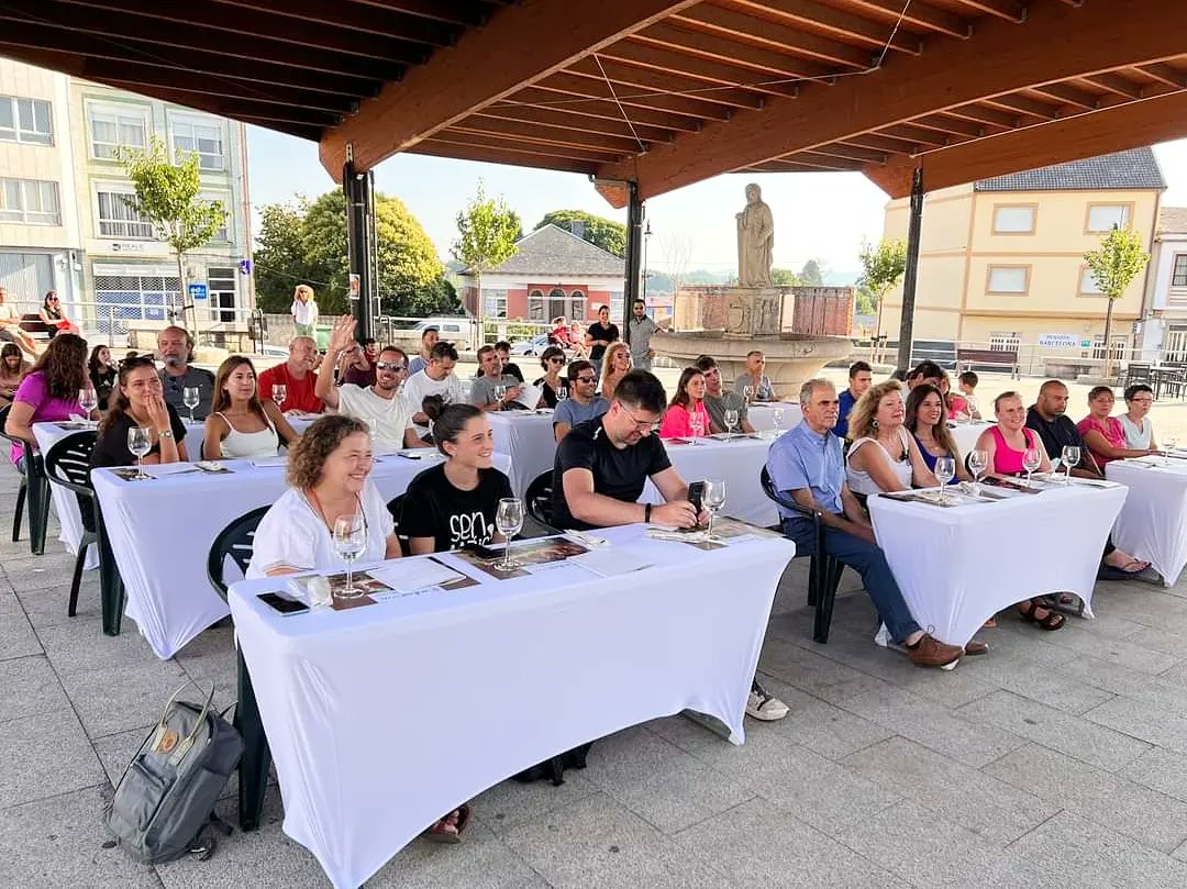 🔵 #𝕊𝕒𝕓𝕠𝕣𝔼𝕒𝕣𝕥𝕖

O pasado venres <a href="/gastrolabarousa/">Gastrolab Arousa</a>, espazo gastronómico #Km0, estivo no Concello de 📍<a href="/palasderei/">Palas de Rei</a> promocionando a gastronomía 🥘 do #Camiño. 

Contaron coa participación de <a href="/arqueixal/">Arqueixal</a>, #Senmais e <a href="/GranjaCampomayo/">Campomayor</a>, que estiveron presentes cos seus produtos.