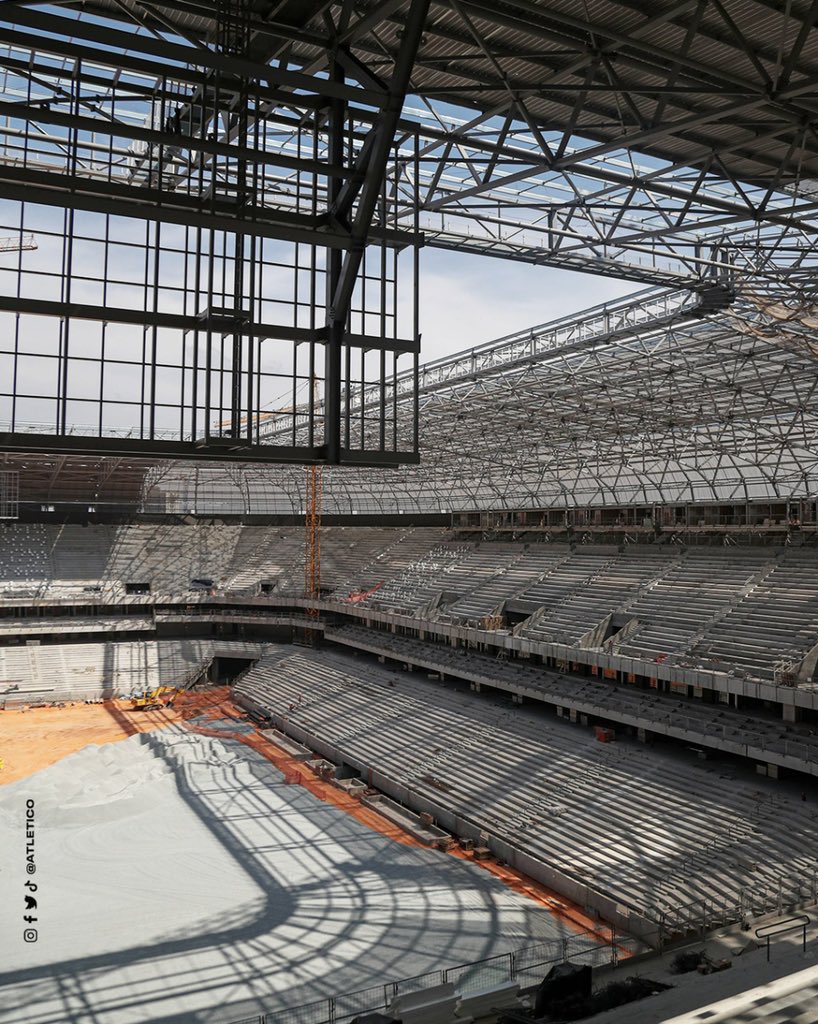 O que o futuro nos reserva nestas arquibancadas, hein?! 💭🖤🤍 <a href="/ArenaMRV/">Arena MRV</a>