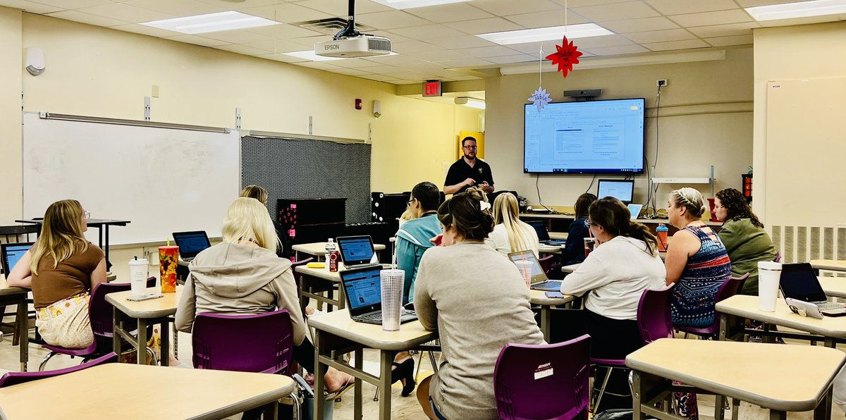 Mrs_Kole's tweet photo. @TCSD #TroyTechCamp2022 #TechCampTaughUs #TroyNY @ParentSquare  @BookCreatorApp Troy Staff are fully committed to putting students first! https://t.co/jWlFA9yqMT