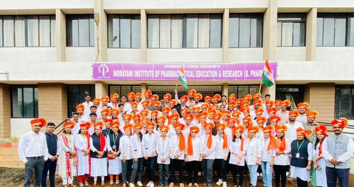 iiper_bpharm's tweet photo. मंदिर संस्थेच्या इंद्रायणी महाविद्यालय, तसेच फार्मसी महाविद्यालयाच्या वतीने यावेळी भव्य तिरंगा रॅलीचे आयोजन करण्यात आले. या अभूतपूर्व बाईक रॅलीमध्ये विद्यार्थ्यांनी मोठ्या उत्साहपूर्ण वातावरणात सहभाग घेऊन भारतीय स्वातंत्र्याचा अमृत महोत्सव जल्लोषात साजरा केला#IndependenceDay2022 https://t.co/mkh2AAJj5K