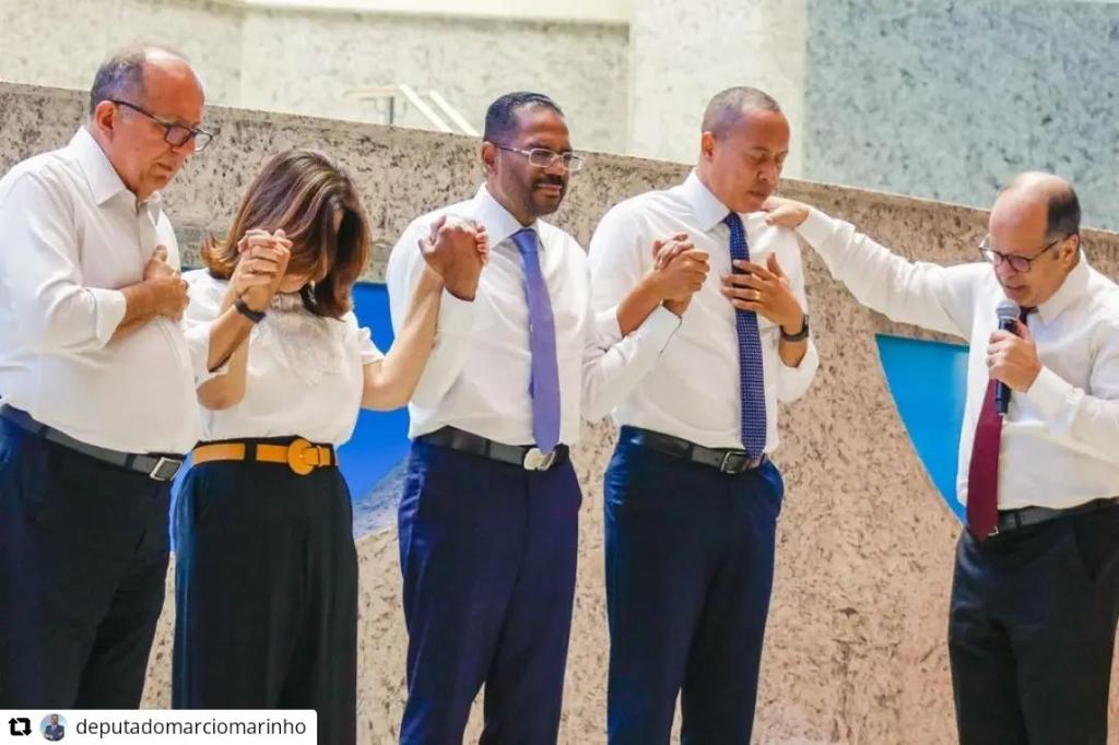 ireudaoficial's tweet photo. #Repost @deputadomarciomarinho with @let.repost 
• • • • • •
O evento "Agora É A Sua Vez" arrebentou aqui na Catedral da Fé de Salvador. Muitas pessoas que chegaram desacreditadas tiveram sua fé renovada e encontraram uma nova oportunidade para seguir em frente. https://t.co/ZLQ1t3SLE1
