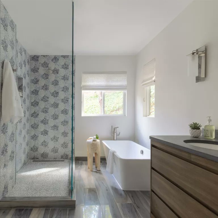 JaneMCraddock's tweet photo. Which of these shower wall ideas catches your fancy? #hometips #interiors  https://t.co/Uyy4rYPvhO https://t.co/qizSh74wb0