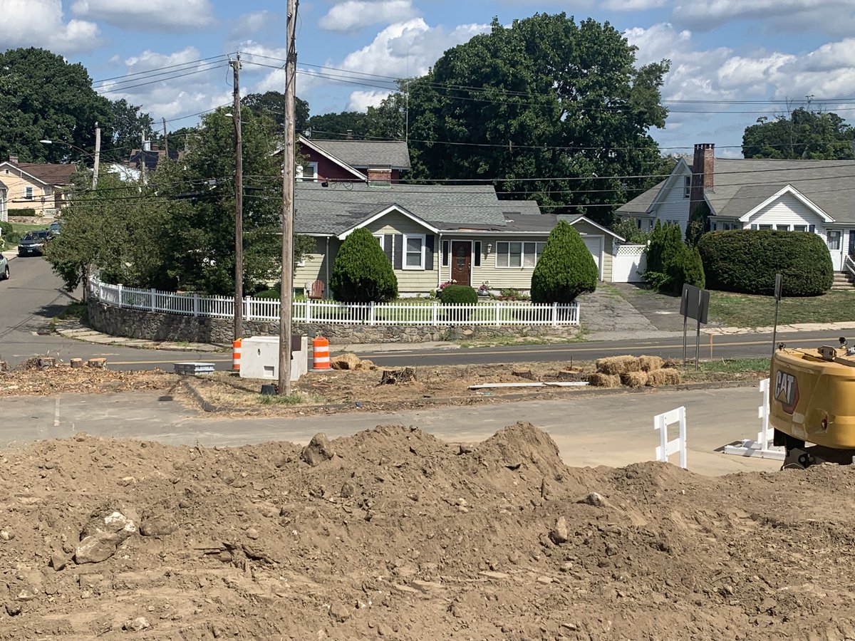 CityHall_NA's tweet photo. View from Hendricks Ave in Norwalk before and during the unexpected destruction and chaos from the Norwalk-Westport I-95 project. @GovNedLamont @NedLamont @CTDOTOfficial @HWRilling @StephanieforCT @senatorduff @SenBlumenthal @i95norwest @NorwalkCTDems @Norwalk_CT @TheHourNews https://t.co/W7JFTWpR8P
