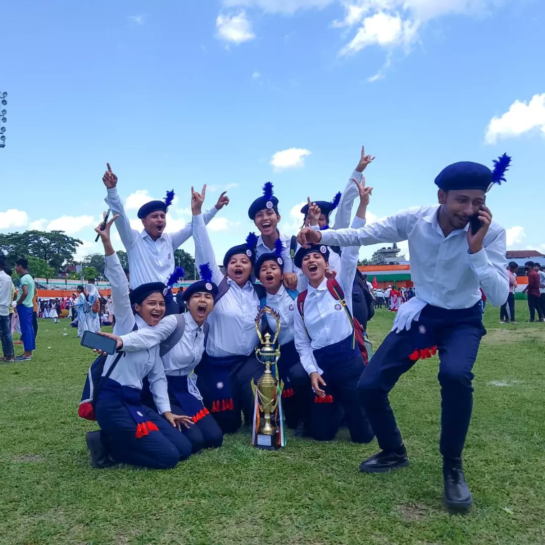 NSSNCA1's tweet photo. we; NSS unit NOWGONG COLLEGE (A) ;first ever participated in independence day parade and were able to secure the 1st prize 🏆. A moment to be cherished forever.
#NSS #NSSINDIA #NewIndia #glorious75yearsofindependence #azadikaamritmahotsav #unity https://t.co/QVhP0kt8kC