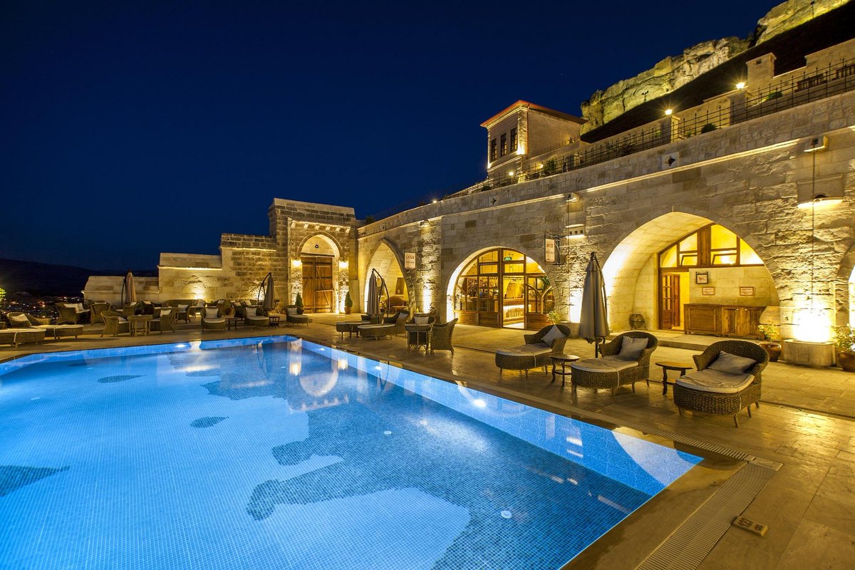 TheWorldsBestH1's tweet photo. The Top 25 Hotels In The World - From The Tripadvisor 2022 Travellers Choice Ratings: 6. Kayakapi Premium Caves - Cappadocia, Urgup, Turkey https://t.co/5AeDjiJjHV  #kayakapicaves #Tripadvisor #hotel #Cappadocia #tuerkiye #Urgup https://t.co/1Efz0Ds280