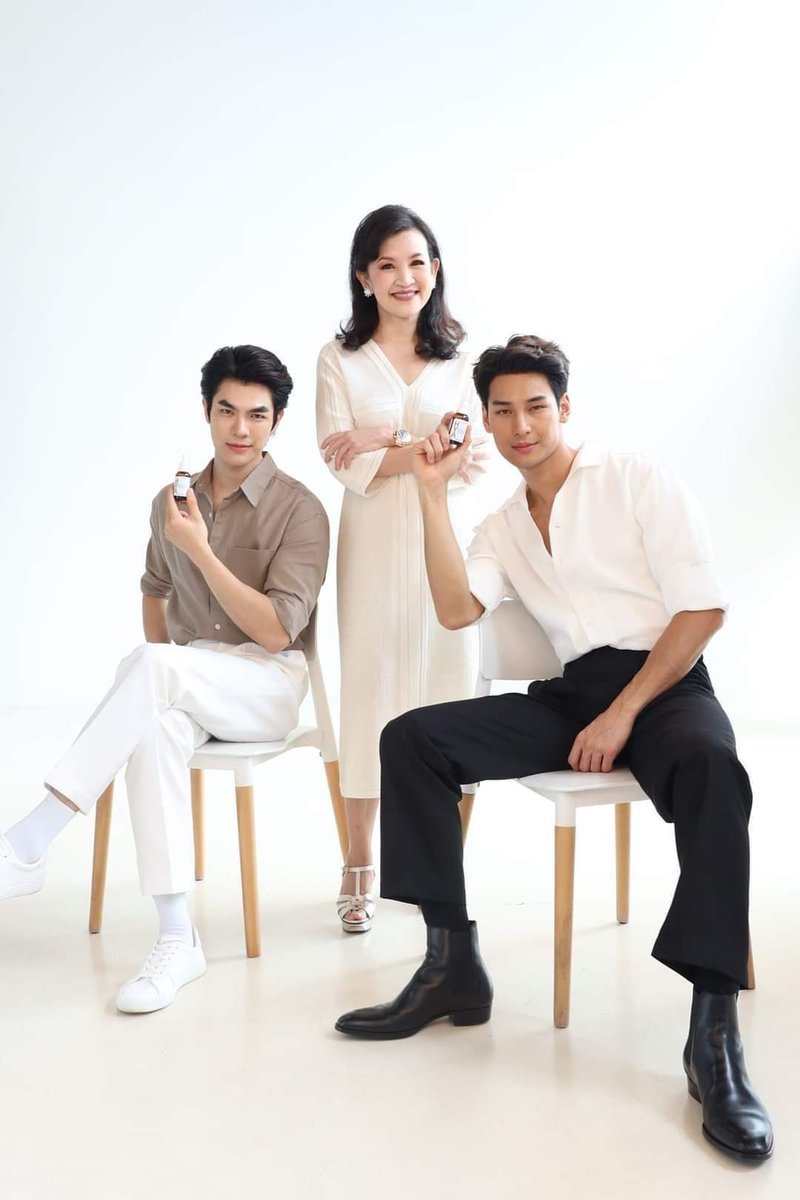 Pono_2566's tweet image. ของดีบอกต่อจ้าาาาา สินค้าดี พรีเซนเตอร์หล่อ 🤏🏻🥹

GIFFARINE x MILEAPO

#กิฟฟารีนจัดให้ได้ถ่ายคลิปกับมายอาโป